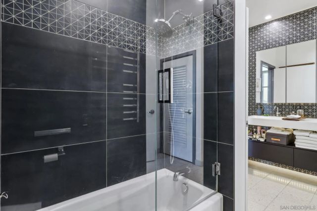 800 The Mark Ln 2703, San Diego, CA 92101