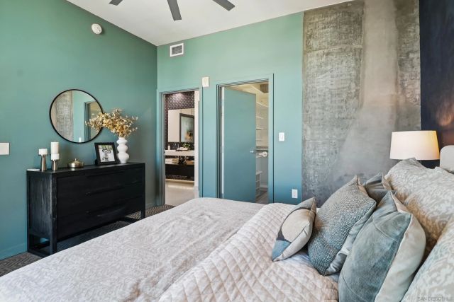 800 The Mark Ln 2703, San Diego, CA 92101