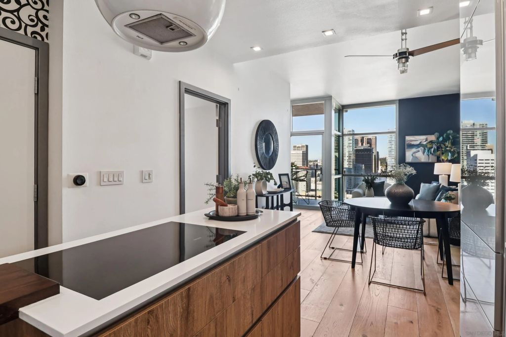 800 The Mark Ln 2703, San Diego, CA 92101