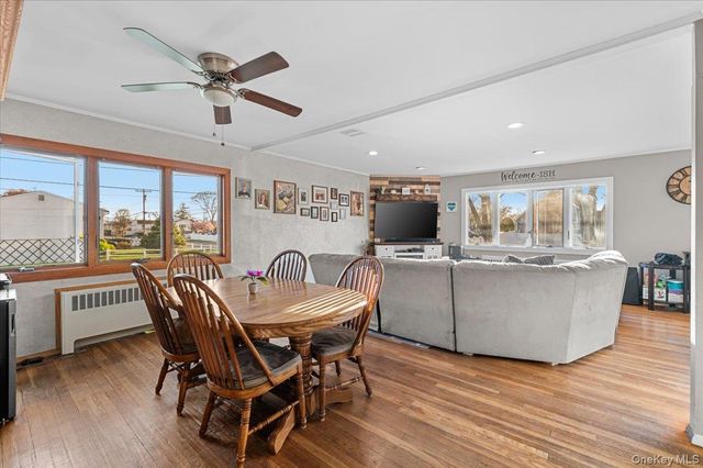 719 Catskill Avenue, Lindenhurst, NY 11757