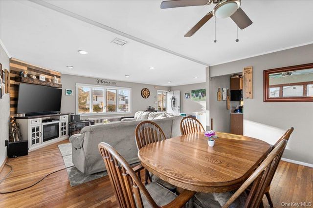 719 Catskill Avenue, Lindenhurst, NY 11757