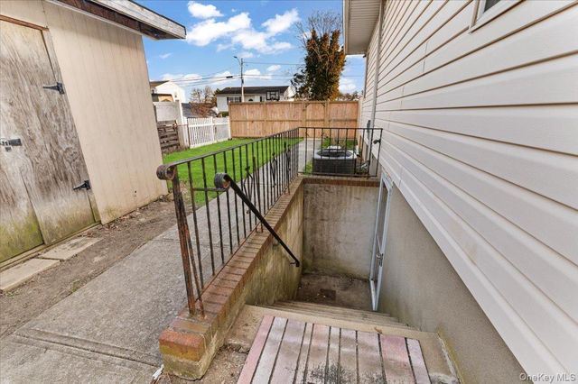 719 Catskill Avenue, Lindenhurst, NY 11757