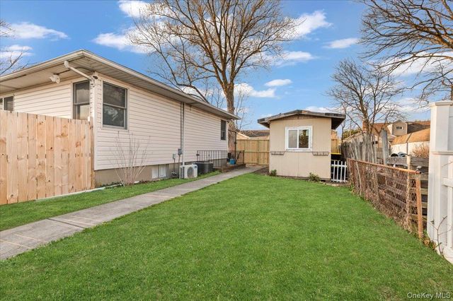 719 Catskill Avenue, Lindenhurst, NY 11757