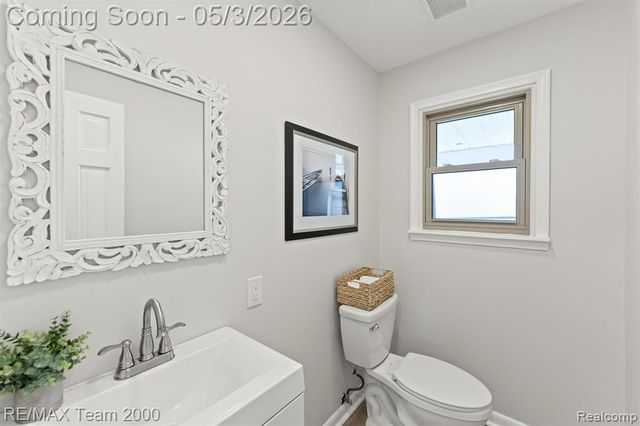 22624 Rio Vista Street, Saint Clair Shores, MI 48081