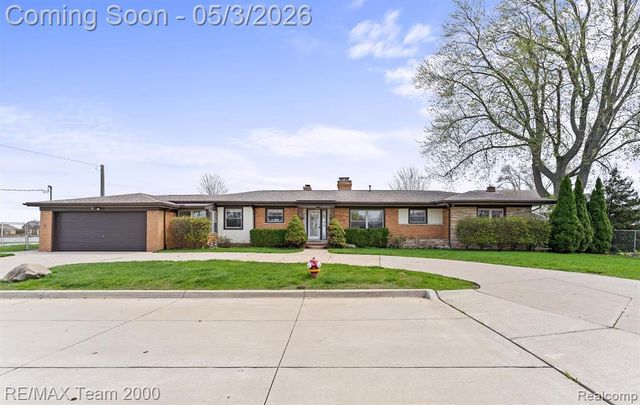 22624 Rio Vista Street, Saint Clair Shores, MI 48081