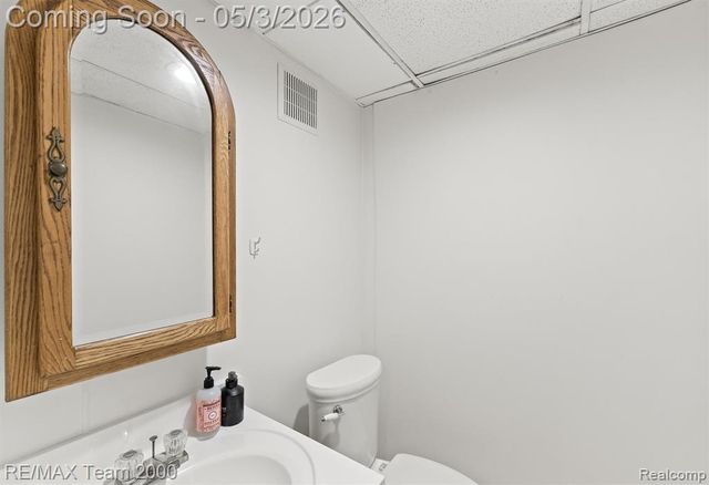 22624 Rio Vista Street, Saint Clair Shores, MI 48081