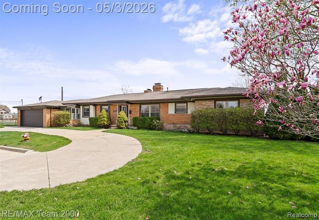 22624 Rio Vista Street, Saint Clair Shores, MI 48081