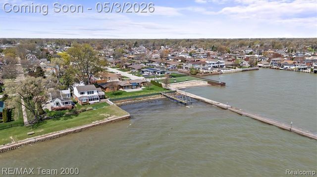 22624 Rio Vista Street, Saint Clair Shores, MI 48081