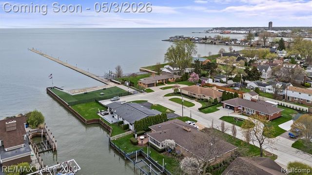 22624 Rio Vista Street, Saint Clair Shores, MI 48081