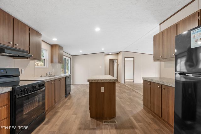 103 Baker Rd, Rockwood, TN 37854