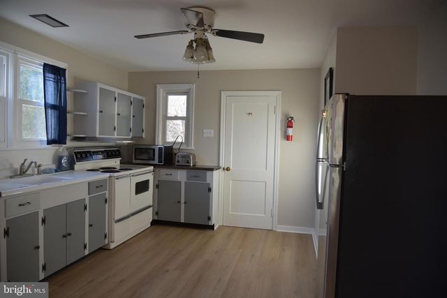 2637 HELEN ST, Allentown, PA 18104