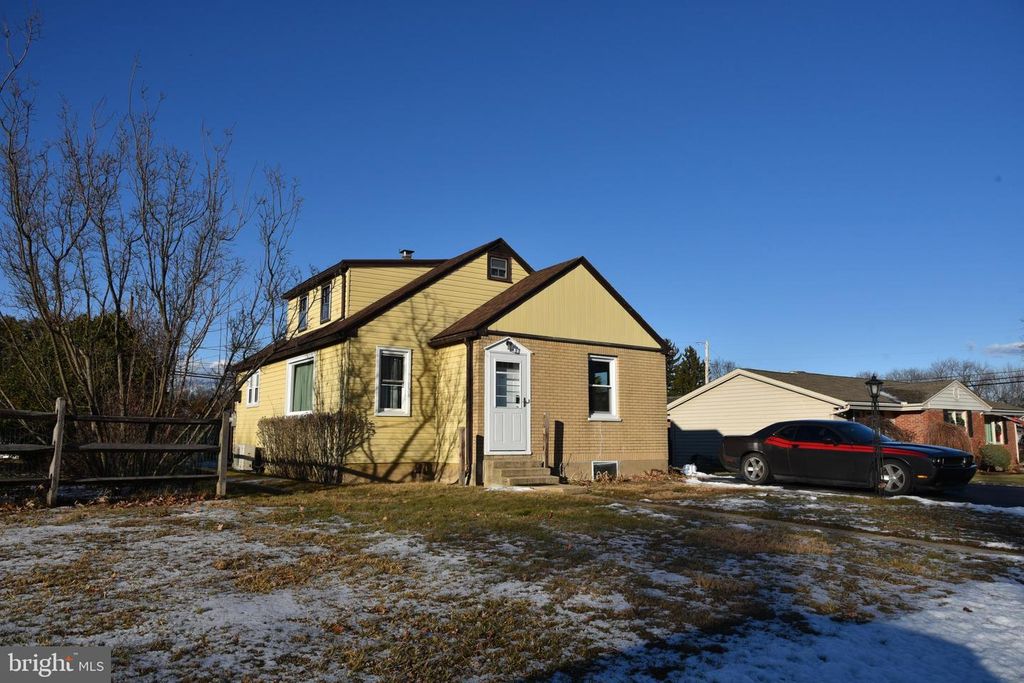 2637 HELEN ST, Allentown, PA 18104