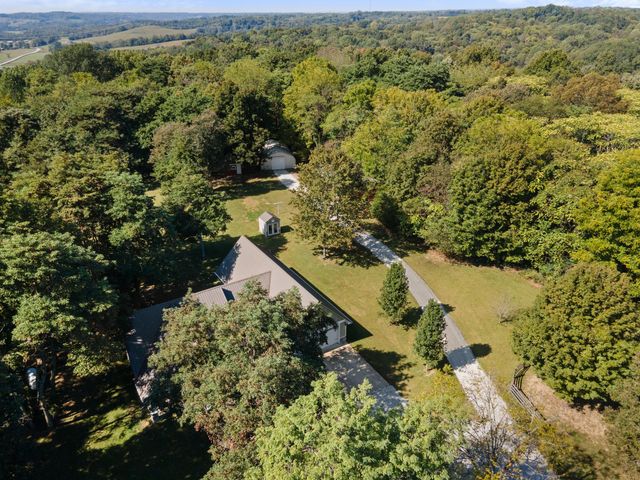 2150 Poarch Hollow Rd, Lewisburg, TN 37091