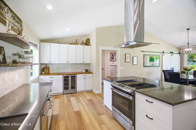 7464 N 4th Street, Dalton Gardens, ID 83815
