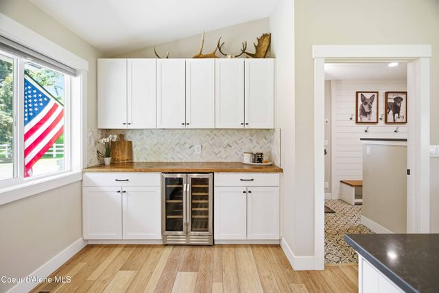 7464 N 4th Street, Dalton Gardens, ID 83815