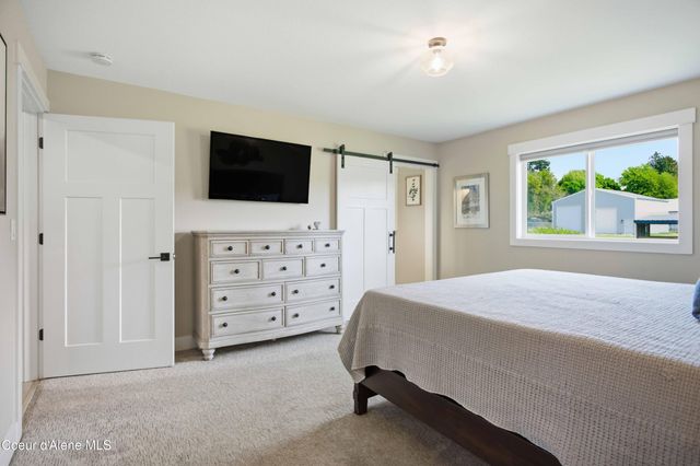 7464 N 4th Street, Dalton Gardens, ID 83815