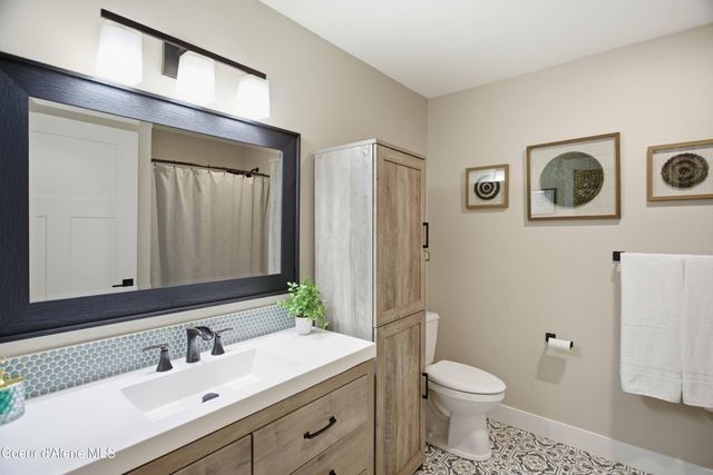7464 N 4th Street, Dalton Gardens, ID 83815