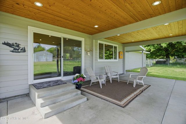 7464 N 4th Street, Dalton Gardens, ID 83815