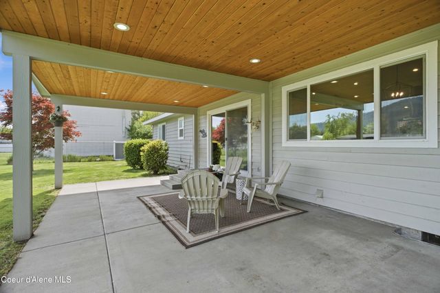 7464 N 4th Street, Dalton Gardens, ID 83815
