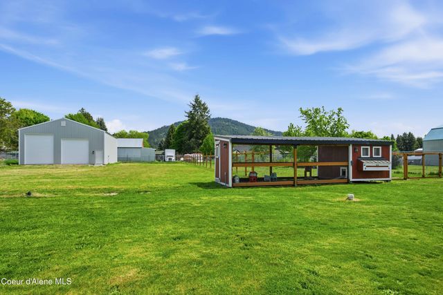 7464 N 4th Street, Dalton Gardens, ID 83815