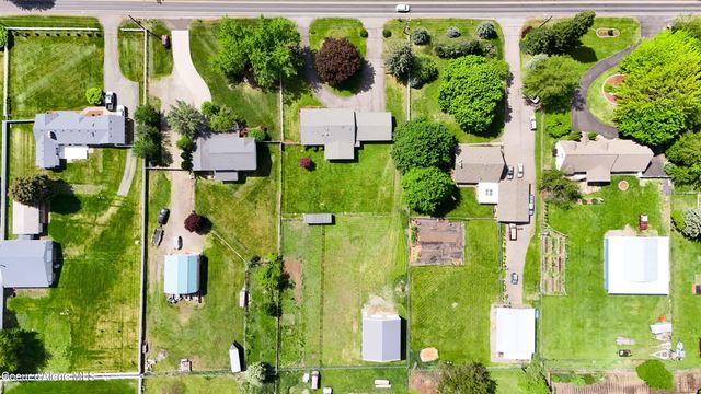 7464 N 4th Street, Dalton Gardens, ID 83815
