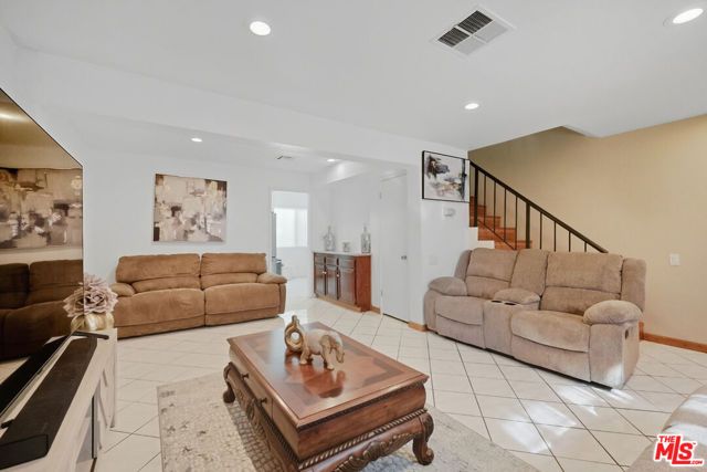 7422 Hazeltine Avenue 3, Van Nuys (los Angeles), CA 91405