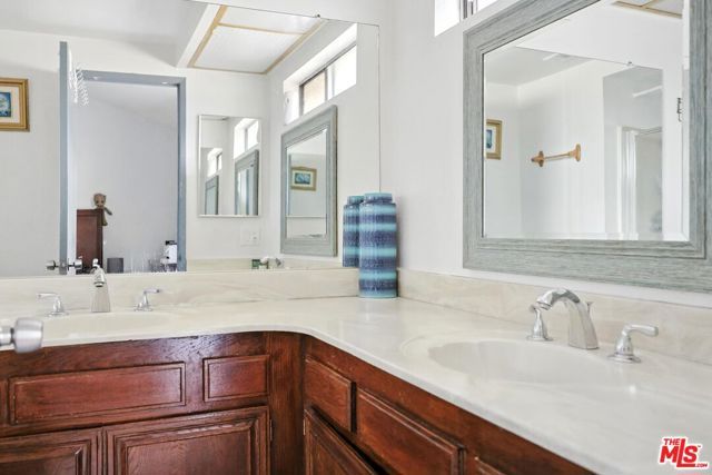 7422 Hazeltine Avenue 3, Van Nuys (los Angeles), CA 91405