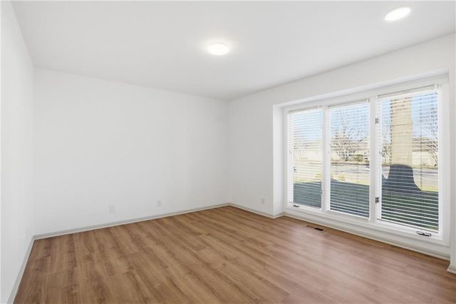 7955 W 118th Place, Overland Park, KS 66210