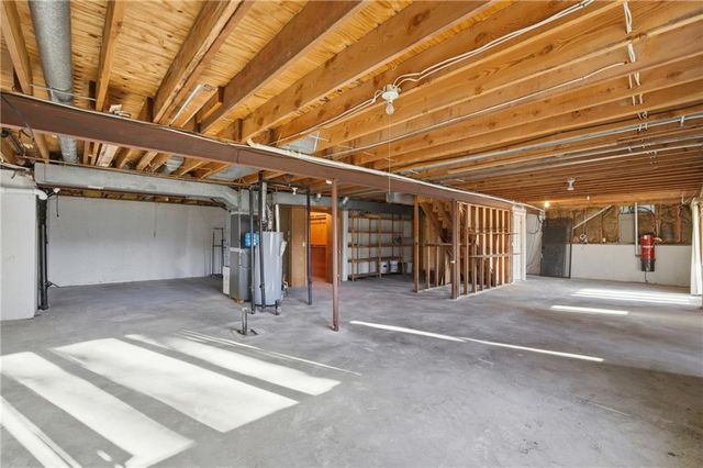 7955 W 118th Place, Overland Park, KS 66210