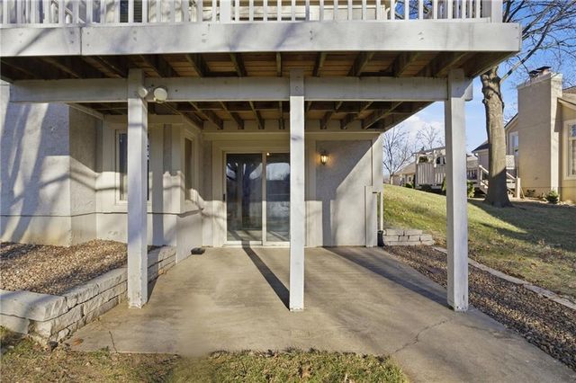 7955 W 118th Place, Overland Park, KS 66210