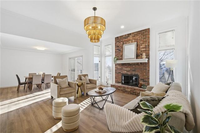 7955 W 118th Place, Overland Park, KS 66210