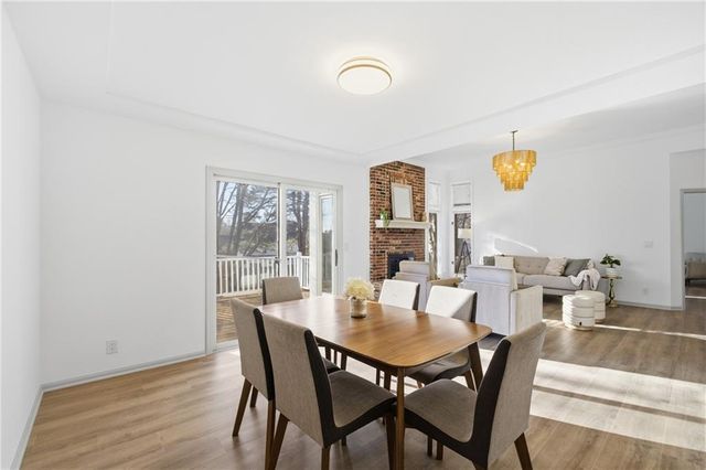 7955 W 118th Place, Overland Park, KS 66210