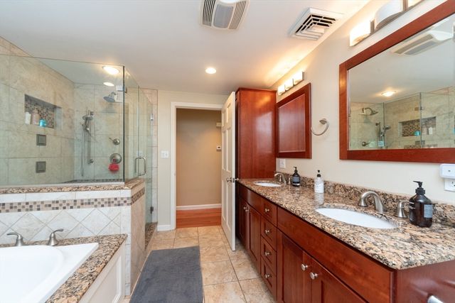 140 Bayberry Cir, Bridgewater, MA 02324