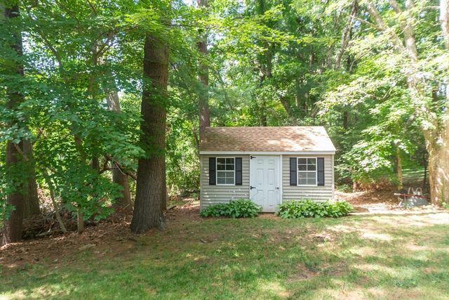 140 Bayberry Cir, Bridgewater, MA 02324
