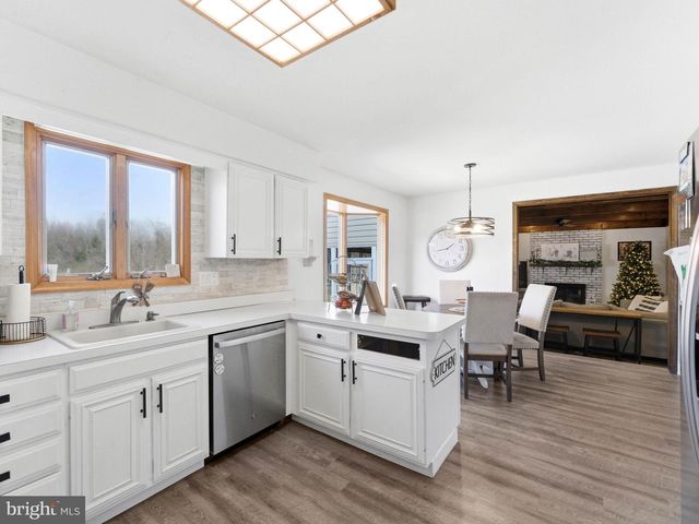 126 LIPIZZAN RD, Sewell, NJ 08080