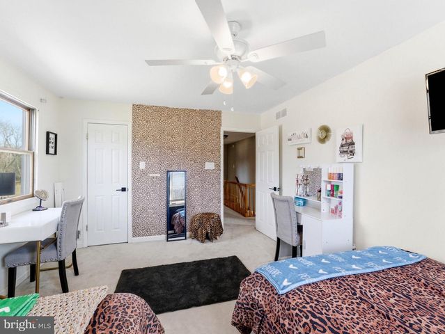 126 LIPIZZAN RD, Sewell, NJ 08080