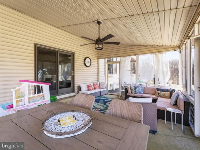 126 LIPIZZAN RD, Sewell, NJ 08080