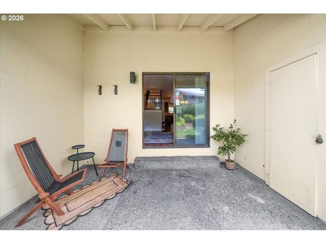 627 N HAYDEN BAY Dr 14, Portland, OR 97217