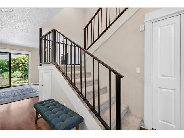 627 N HAYDEN BAY Dr 14, Portland, OR 97217