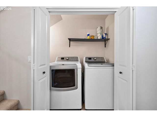 627 N HAYDEN BAY Dr 14, Portland, OR 97217