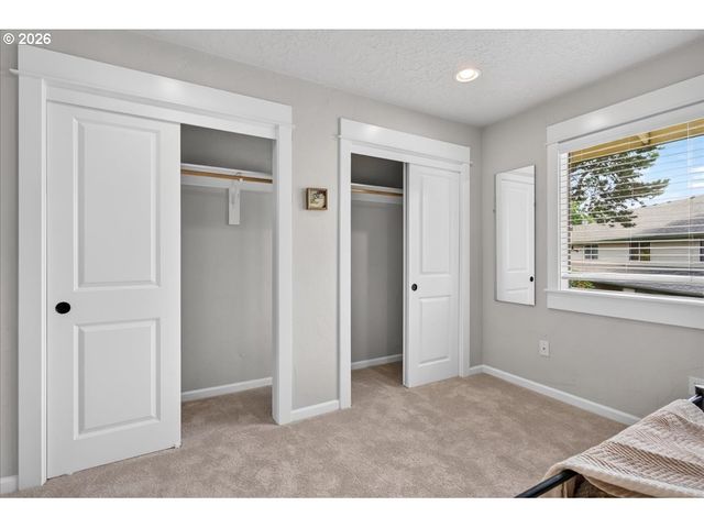 627 N HAYDEN BAY Dr 14, Portland, OR 97217