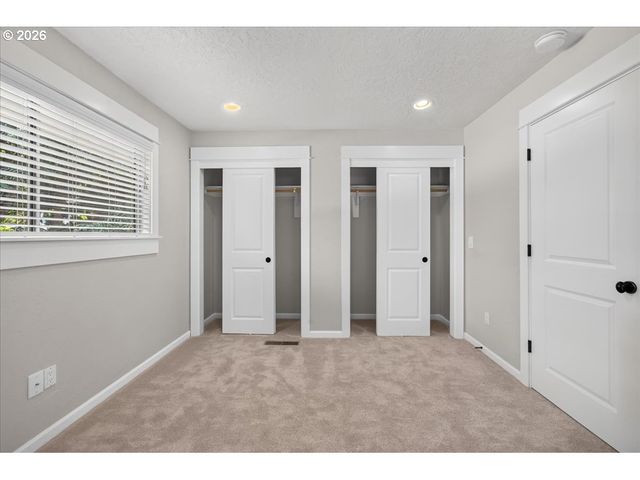 627 N HAYDEN BAY Dr 14, Portland, OR 97217