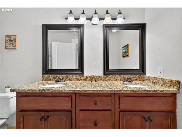 627 N HAYDEN BAY Dr 14, Portland, OR 97217