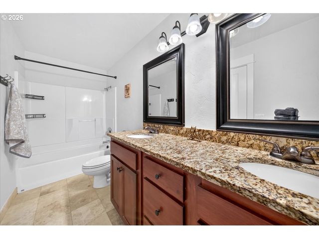 627 N HAYDEN BAY Dr 14, Portland, OR 97217