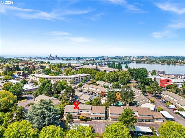 627 N HAYDEN BAY Dr 14, Portland, OR 97217