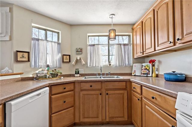 18 Pond Court C, North Providence, RI 02904