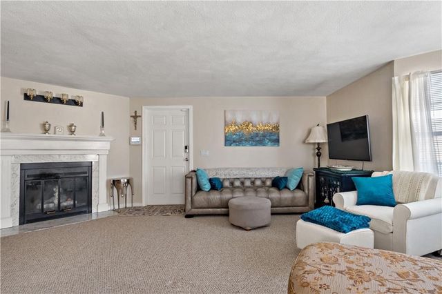 18 Pond Court C, North Providence, RI 02904