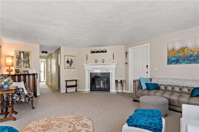 18 Pond Court C, North Providence, RI 02904