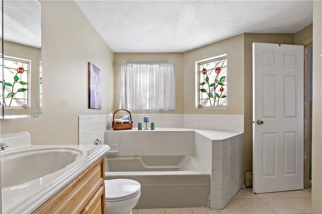 18 Pond Court C, North Providence, RI 02904