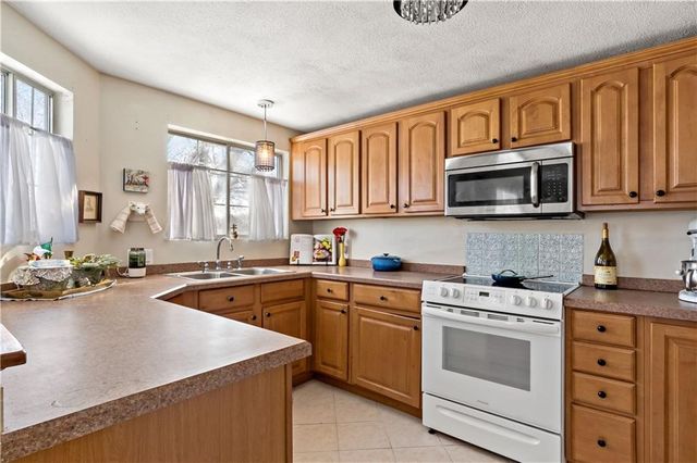 18 Pond Court C, North Providence, RI 02904